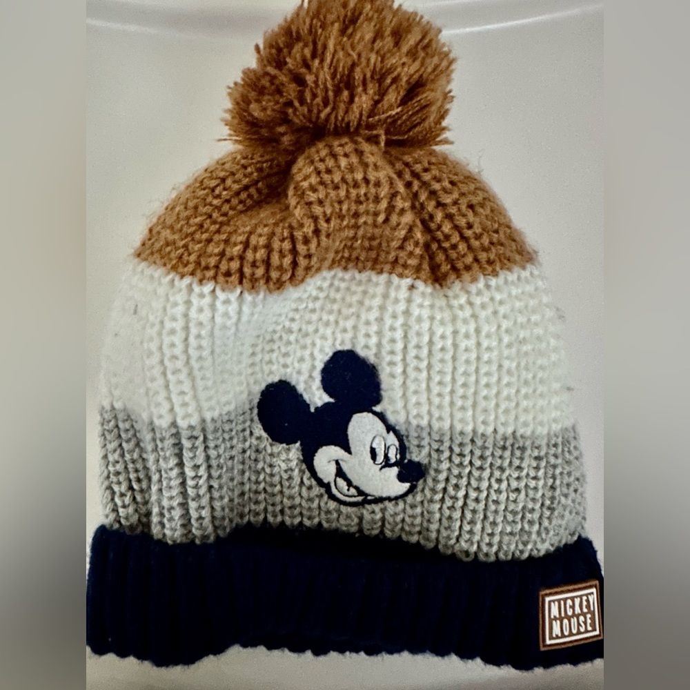C&A Mickey Mouse Pom Beanie